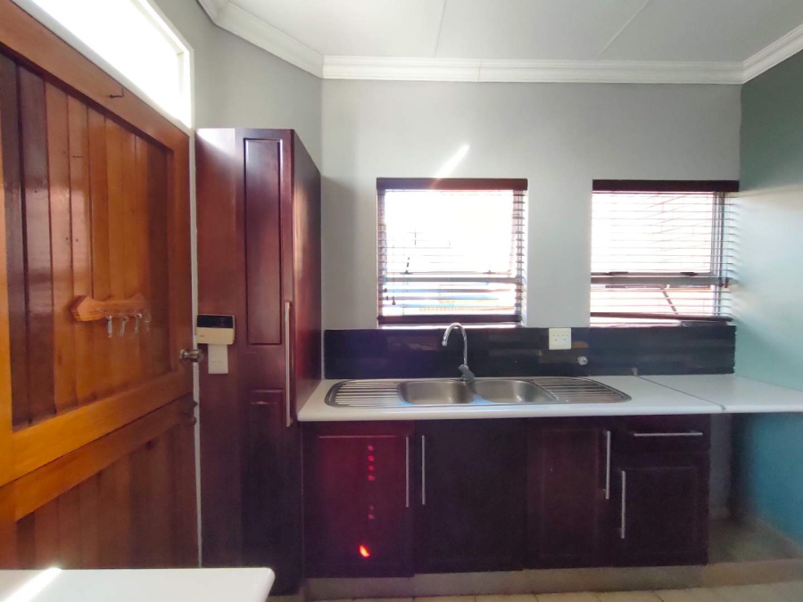 3 Bedroom Property for Sale in Kiepersol Free State